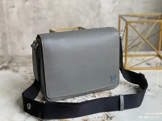 AAA Pruses Bags DISTRICT PM LOUIS VUITTON 0628